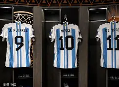 9体育-勇士队惨败后更衣室爆发冲突，主帅回应，日本状态自己全国在线两个.的简单介绍