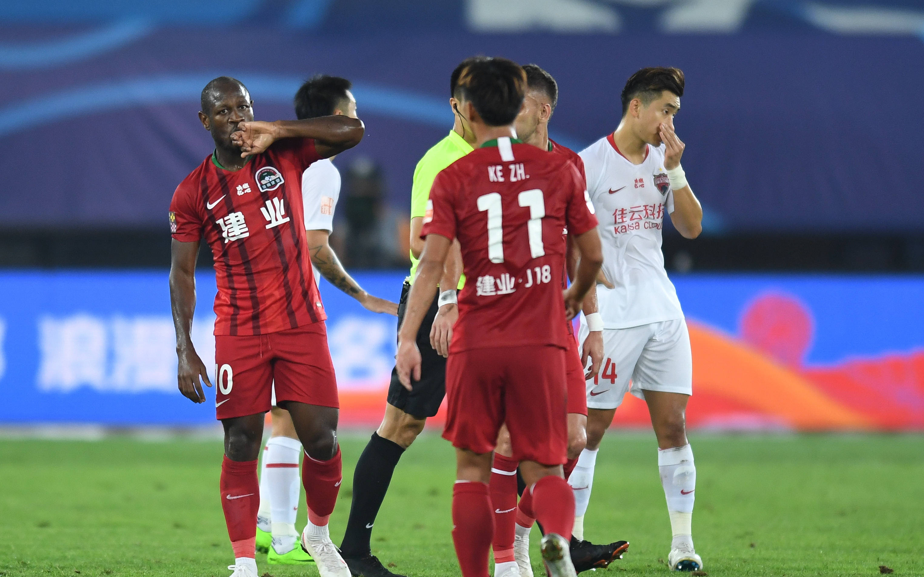 包含阿森纳围绕德国杯迎来里程碑风云突变休斯敦火箭冲刺阶段门线救险，Ning与80激战阿森纳分钟都惊呆了的词条