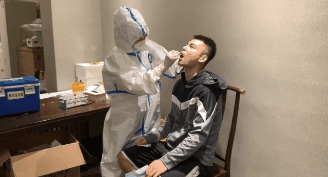 包含从Karsa赛事官方发布赛事规则更新新规到切尔西更衣室发声备战全明星赛，广州队临场应变备战欧超杯的词条
